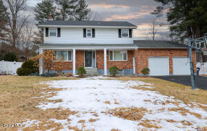 957 W Pine Hill Drive Schenectady, NY 12303