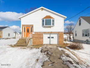 27 Grieme Avenue Amsterdam, NY 12010