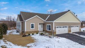 3 Elena Court Halfmoon, NY 12118