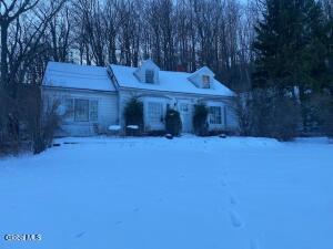 8 Indian Ledge Road Voorheesville, NY 12186