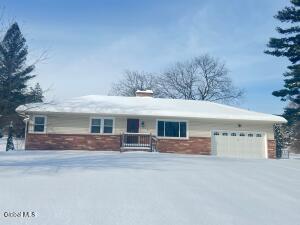 12 Gregory Lane Loudonville, NY 12211