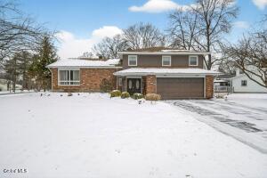2 Dawn Drive Colonie, NY 12205