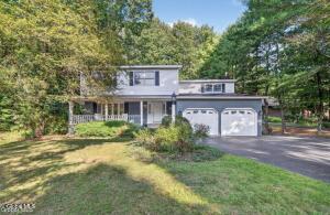 53 Sonat Road Clifton Park, NY 12065