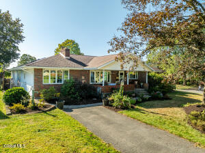 8 Daisy Lane Albany, NY 12211