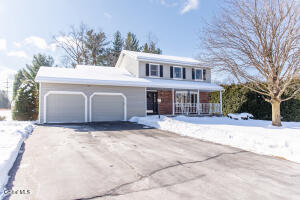 307 Debbie Drive Schenectady, NY 12306