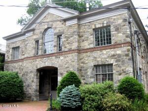 14 Talford Place Saratoga Springs, NY 12866