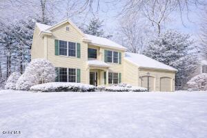 16 Coventry Drive Clifton Park, NY 12065