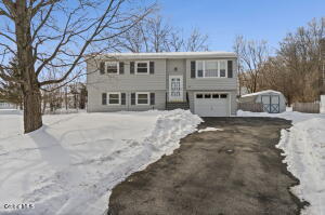 263 Kings Court Voorheesville, NY 12186