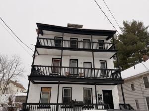 8 Gardiner Street Amsterdam, NY 12010
