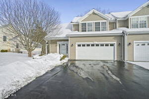 47 Oakmont Street Niskayuna, NY 12309