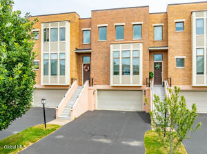 3 Bryn Mawr Court Albany, NY 12211