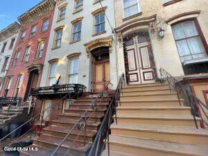 17 Ash Grove Place Albany, NY 12202