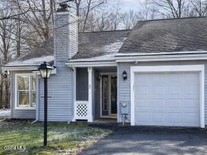 8 Schuyler Court Halfmoon, NY 12065
