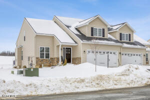 27 Paar Way Mechanicville, NY 12118