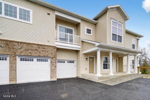 607 Vly Pointe Drive Niskayuna, NY 12309