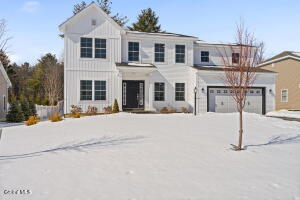 21 Bergen Place Niskayuna, NY 12309