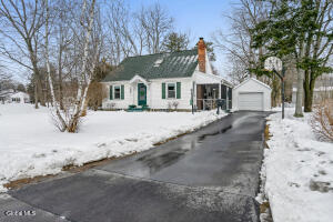 5 Glenbrook Road Glenville, NY 12302