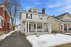 828 Decamp Avenue Schenectady, NY 12309