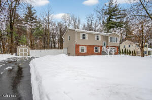 19 Barkwood Lane Clifton Park, NY 12065