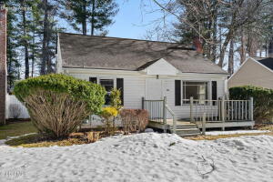 27 Dresden Court Albany, NY 12203