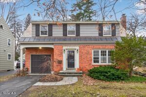 1527 Dean Street Niskayuna, NY 12309