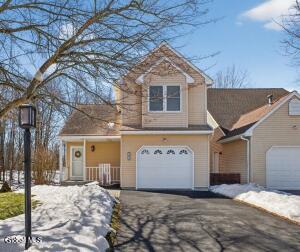 92 Cooks Court Waterford, NY 12188