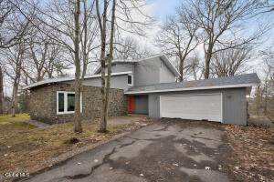 31 Riding Club Road Troy, NY 12180