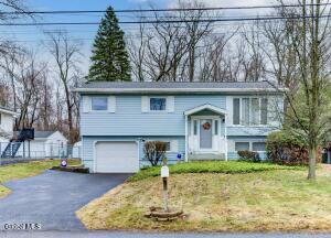 102 Rapple Drive Colonie, NY 12205