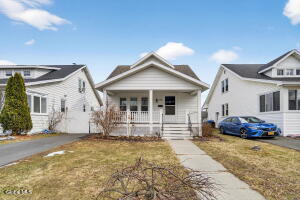 53 Fleetwood Avenue Albany, NY 12208