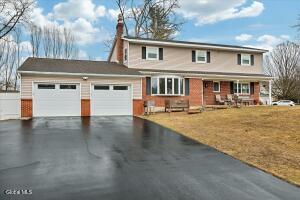 10 Appletree Lane Clifton Park, NY 12065