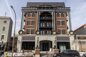385 Broadway Saratoga Springs, NY 12866