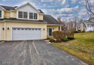 6 Robins Nest Niskayuna, NY 12309