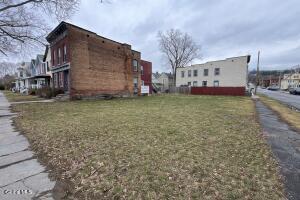 762 2nd Avenue Troy, NY 12182