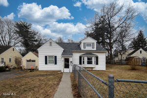 16 Lake Road Albany, NY 12205