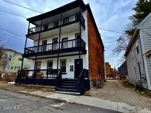 8 Gardiner Street Amsterdam, NY 12010