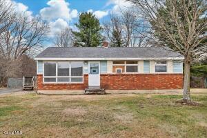 18 Walter Road Troy, NY 12180