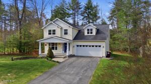 8 Stafford Way Gansevoort, NY 12831