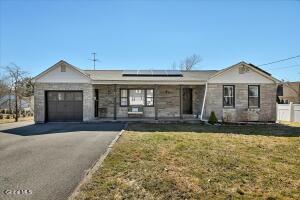 124 Beacon Road Glenmont, NY 12077