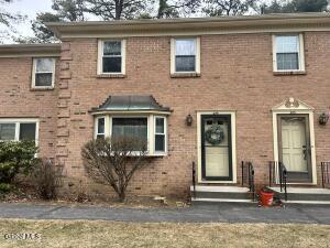 204 Point Of Woods Drive Albany, NY 12203