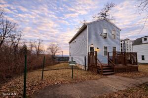 17 Landon Terrace Schenectady, NY 12308