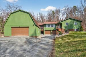 5927 Johnston Road Slingerlands, NY 12159
