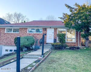 148 S Allen Street Albany, NY 12208