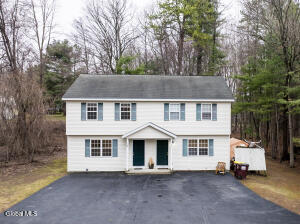 33 Cambridge Drive Halfmoon, NY 12065