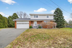 4 Albert Court Latham, NY 12110