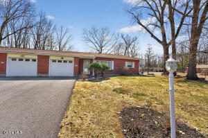 4C Lacosta Drive Clifton Park, NY 12065