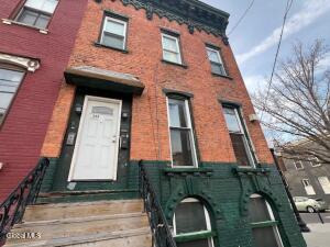 284 Lark Street Albany, NY 12210