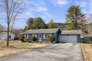 12 Pinewood Hollow Road Queensbury, NY 12804