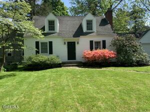2212 Niskayuna Drive Niskayuna, NY 12309