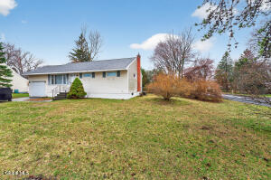 49 Tattersall Lane Colonie, NY 12205