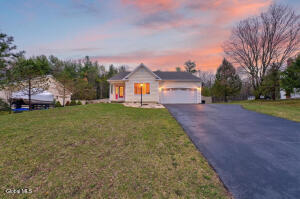 16 Glenview Drive Scotia, NY 12302